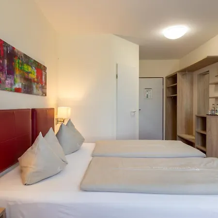 Montana ゲストハウス 3*