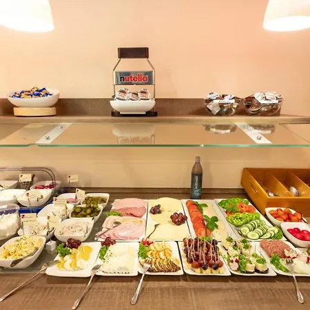 ゲストハウス Montana 3*