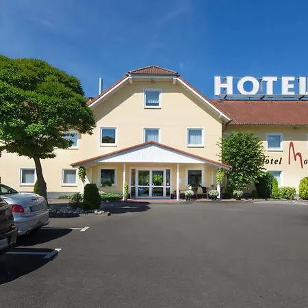 ゲストハウス Montana Diemelstadt